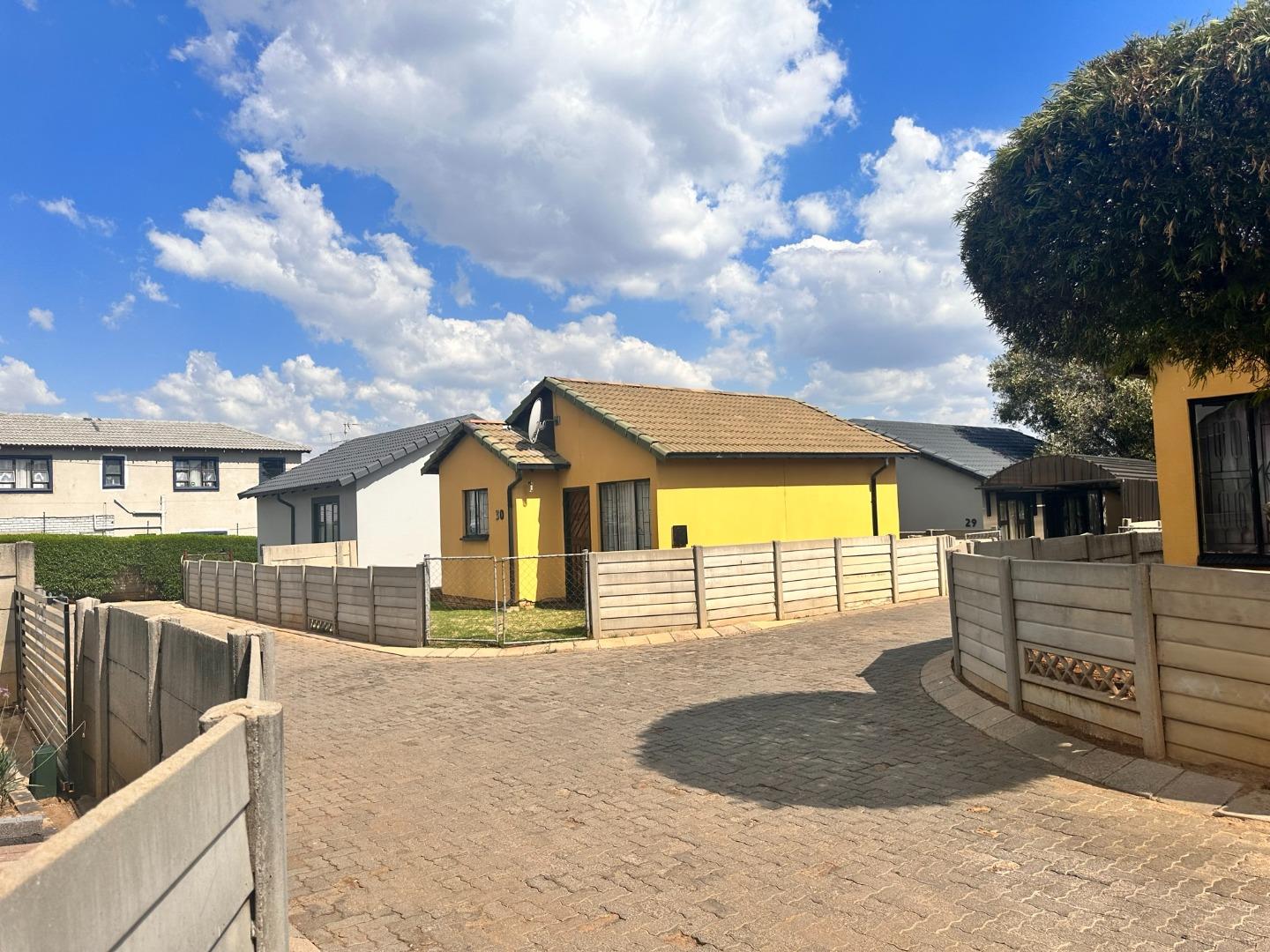 2 Bedroom Townhouse for Sale - Gauteng