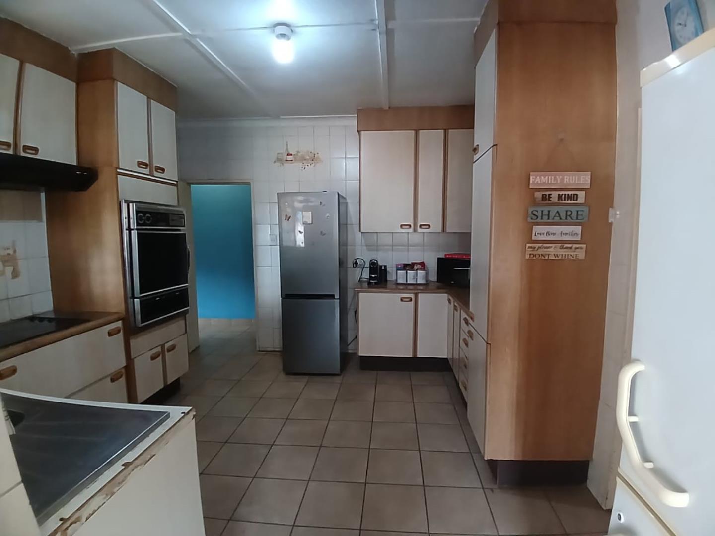 708892_2.jpg
