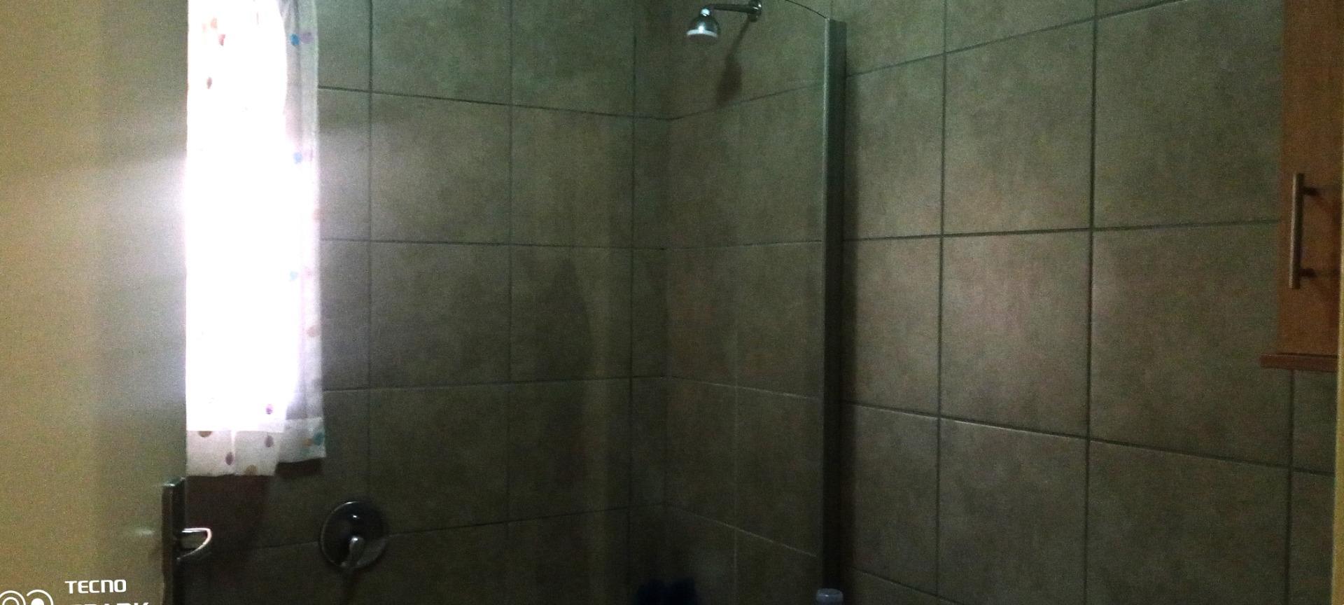 715529_5.jpg