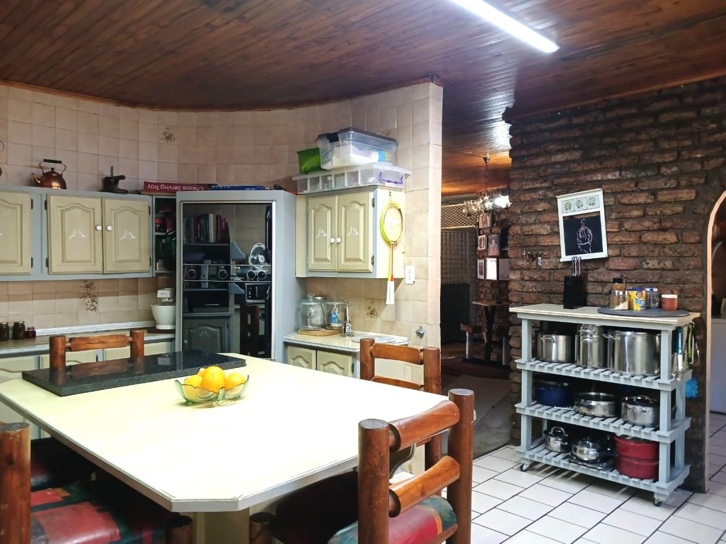 715786_4a.jpg