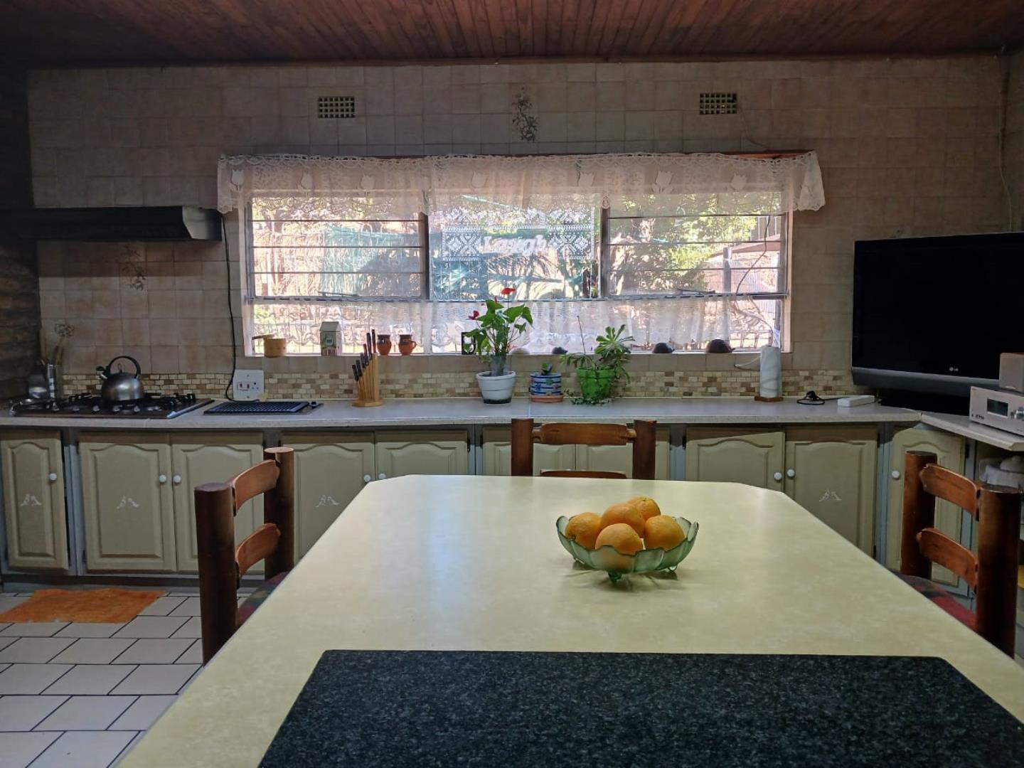 715786_5.jpg