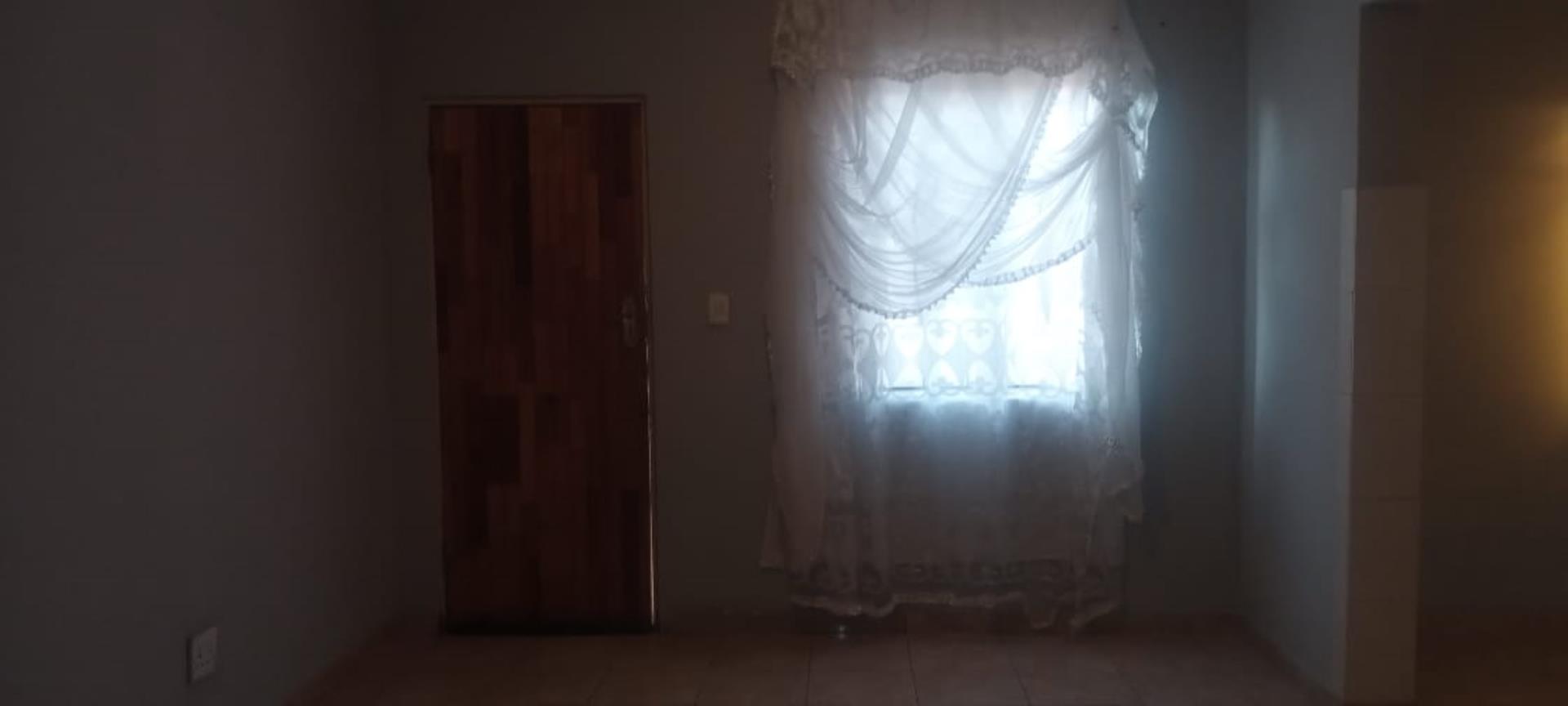 727597_10.jpg