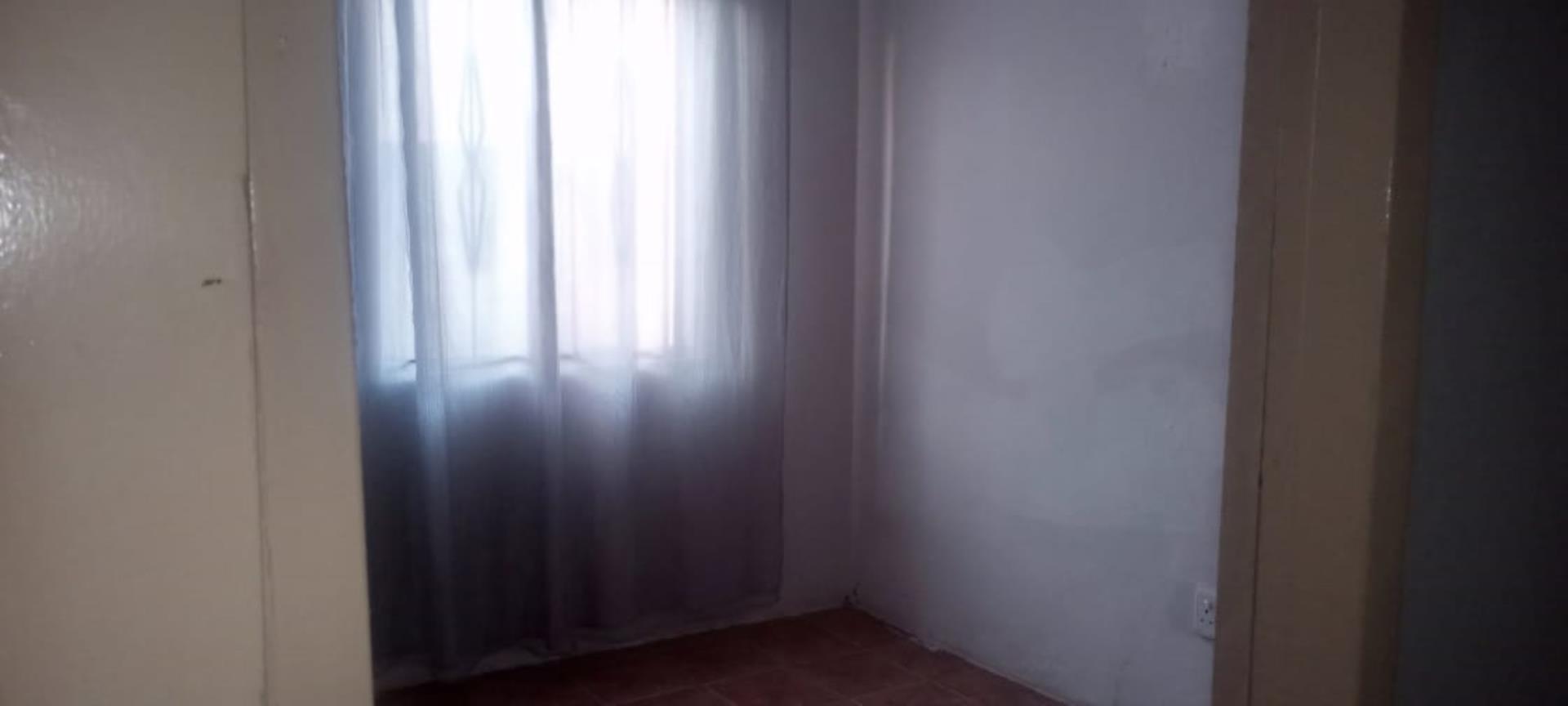 727597_14a.jpg