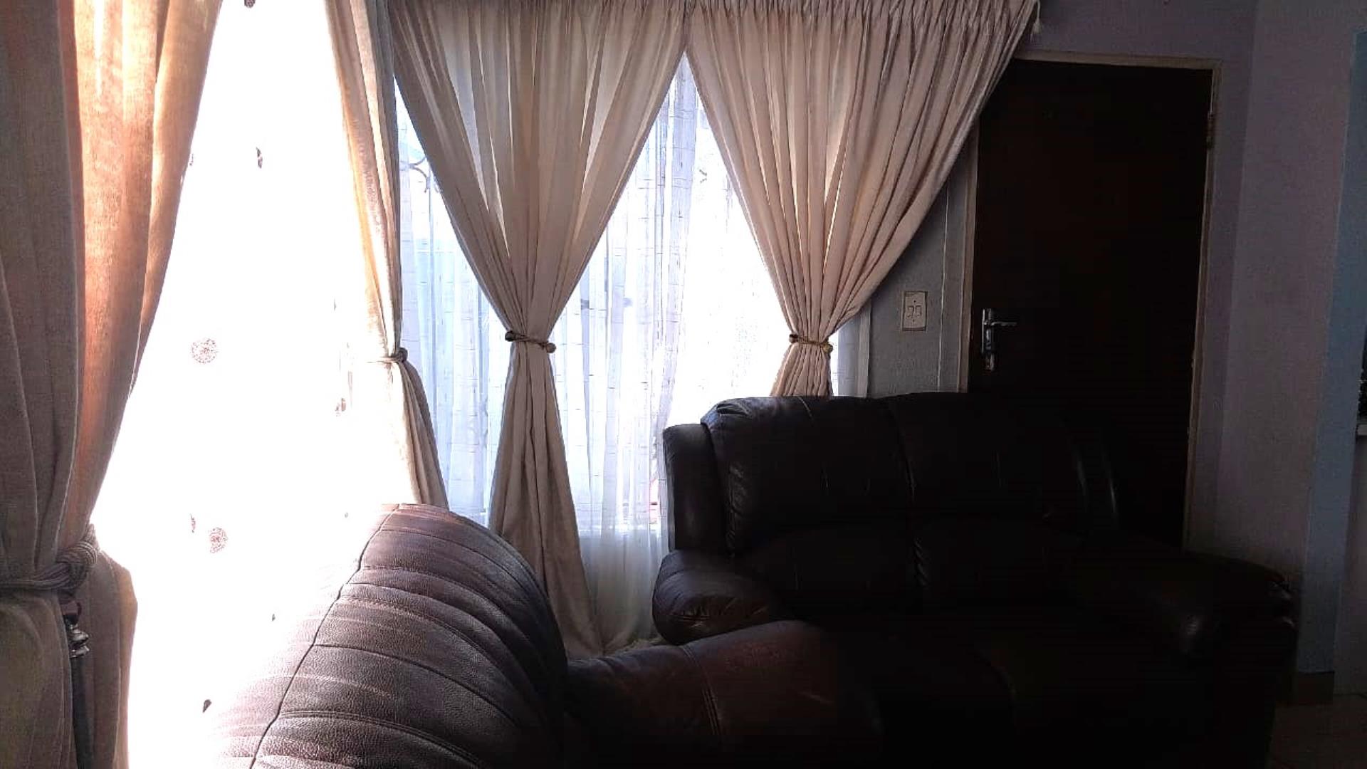 727599_10.jpg