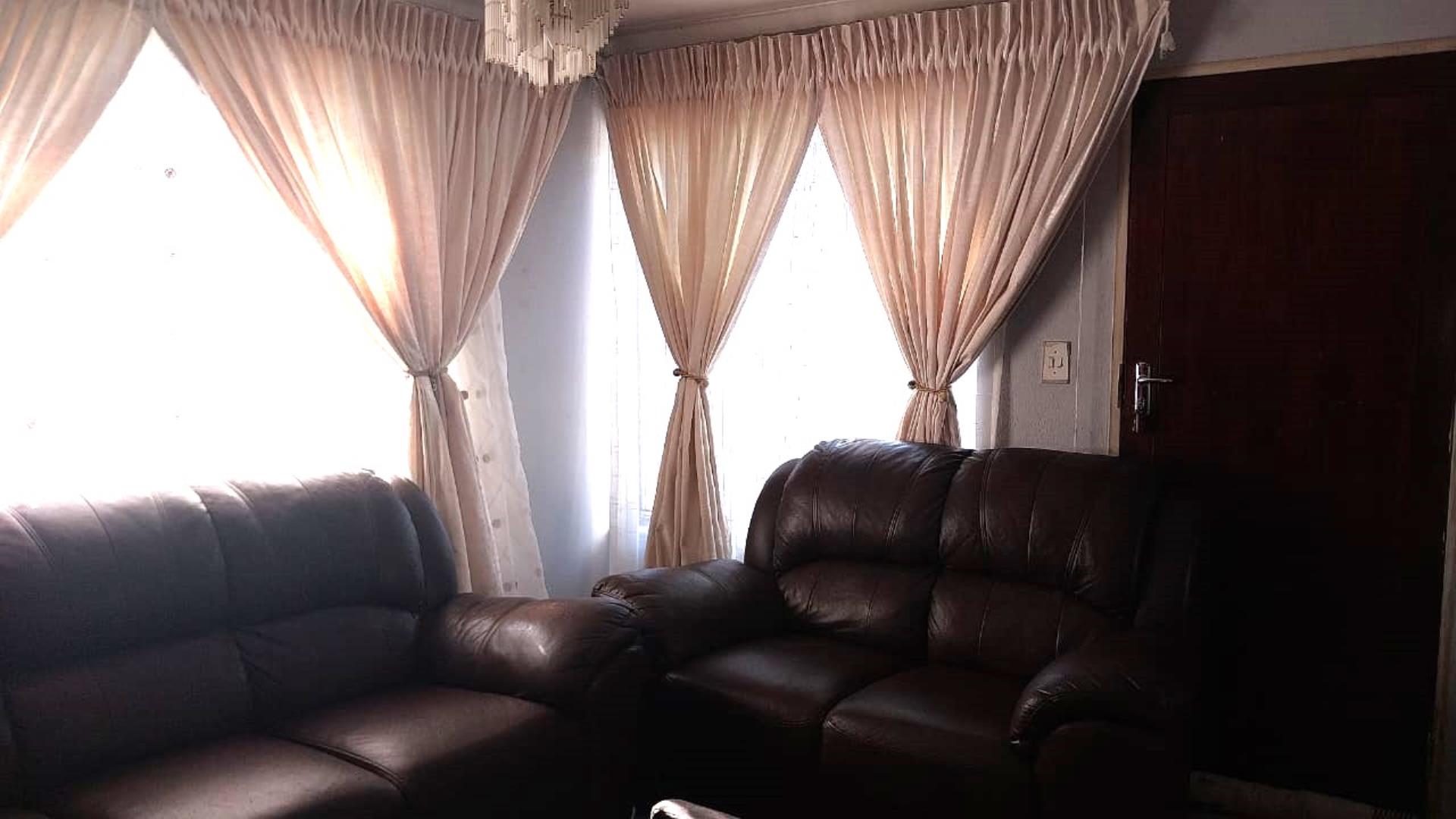727599_9.jpg